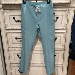 Figs Men's Aqua Cargo Pants